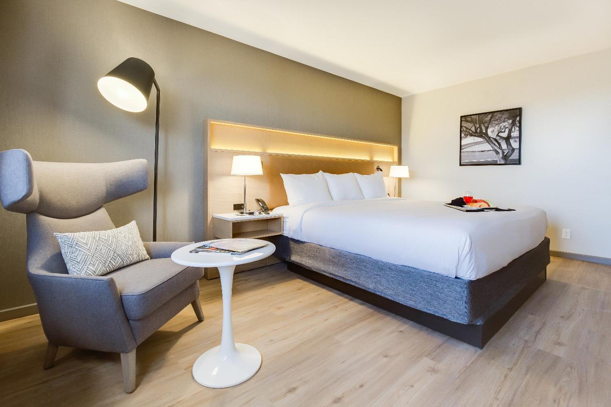 King Room,1275945376:JPEG