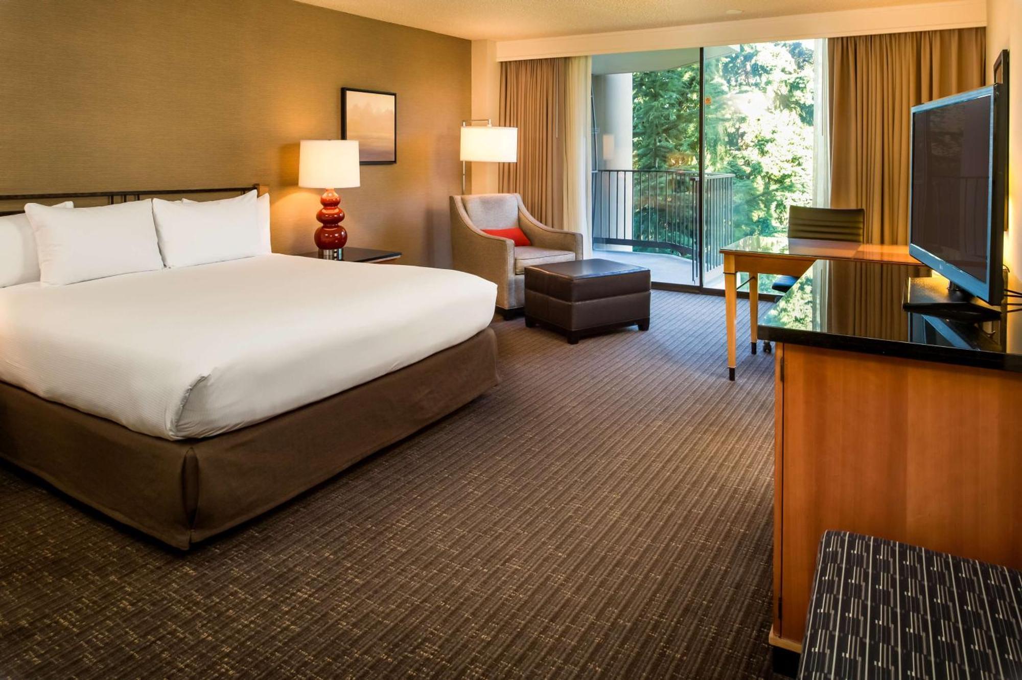Deluxe King Room Balcony