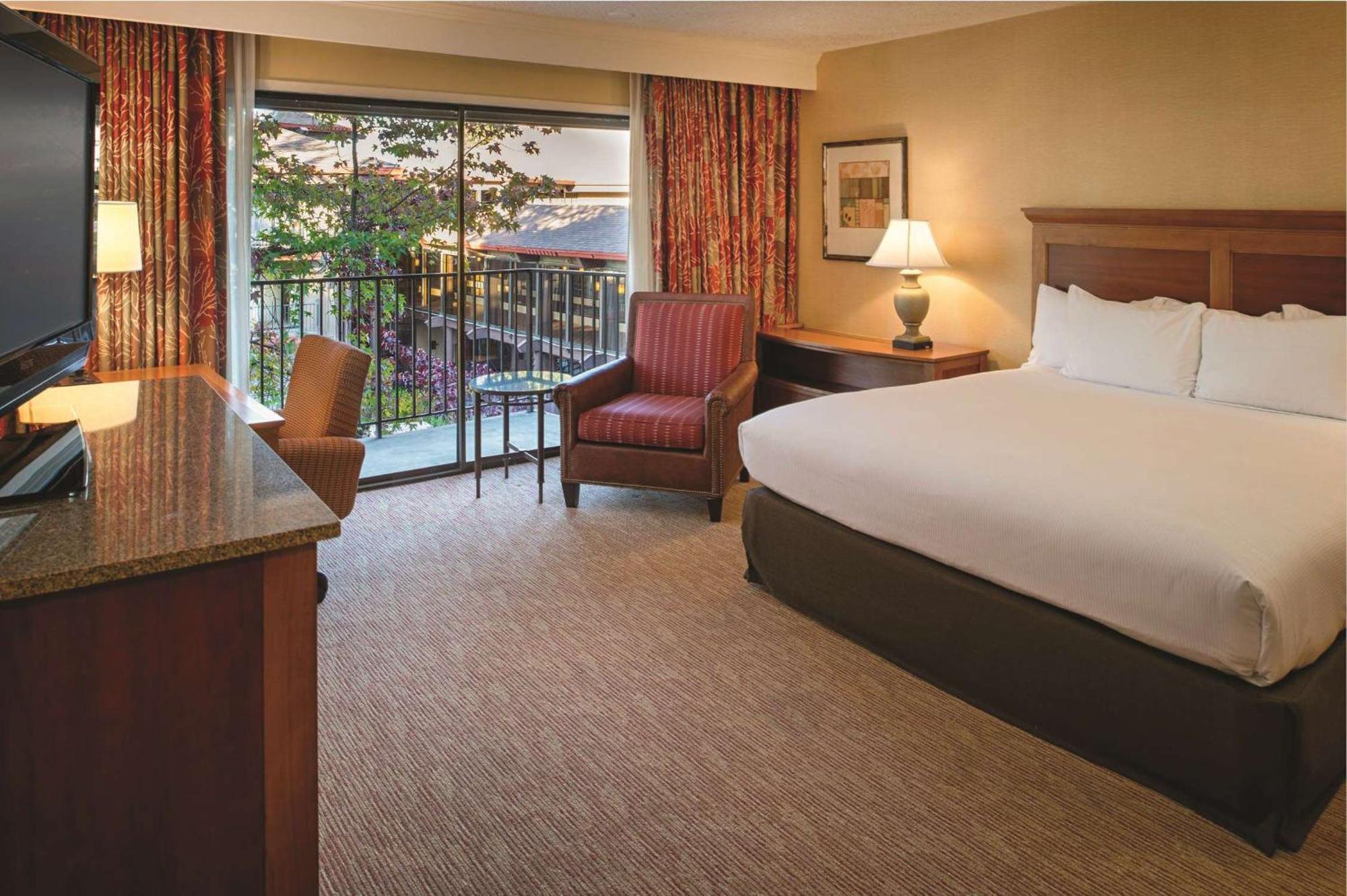 King Room Balcony,1552283665:JPEG